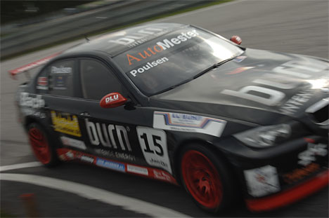 Kristian Poulsen var blot to hundrededele i at frarøve Jan Magnussen pole position i lørdagens tidtagning forud for Copenhagen Racing GP